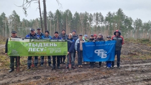 Профсоюзный актив Ельского района принял участие в акции » Неделя леса»