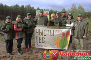 Депутаты Ельского райсовета приняли участие в акции «Чистый лес»